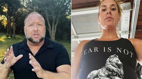 Alex Jones sent ‘nude photo’ of Erika Wulff Jones to Roger。